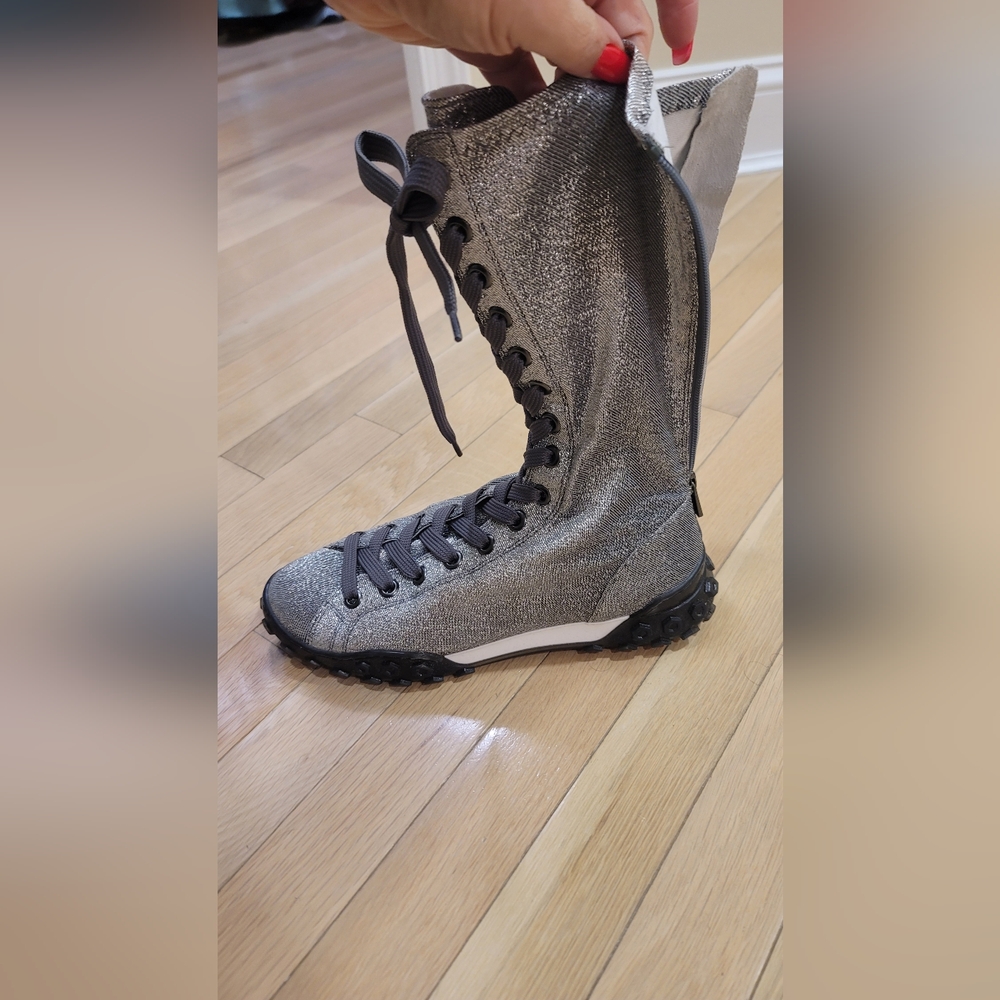 Emporio Armani Boots size 39 silver Zipper in the back - Picture 9 of 11